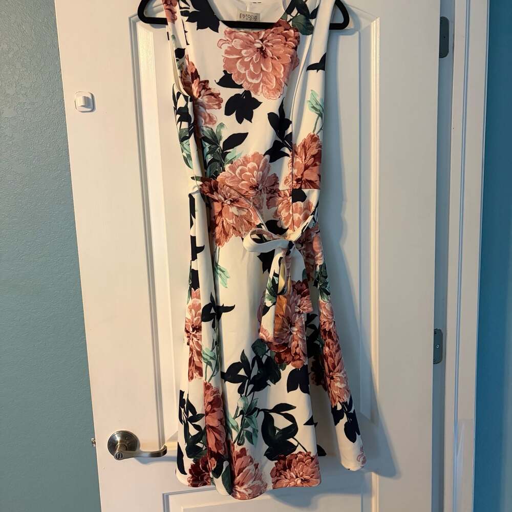 En Focus Studio Sleeveless Floral Print Dress with Belt Size 14